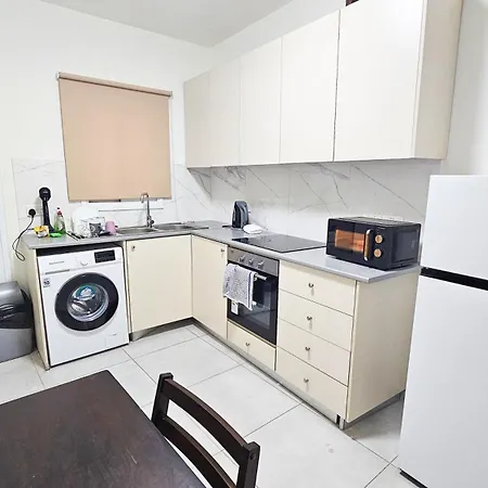 Pansiyon Downtown Rooms, 200m From Marina