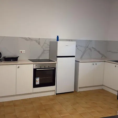 Pansiyon Downtown Rooms, 200m From Marina *