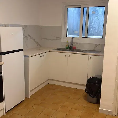 Pansiyon Downtown Rooms, 200m From Marina *