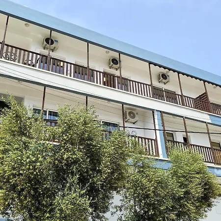 Downtown Rooms, 200m From Marina Pansiyon Larnaca